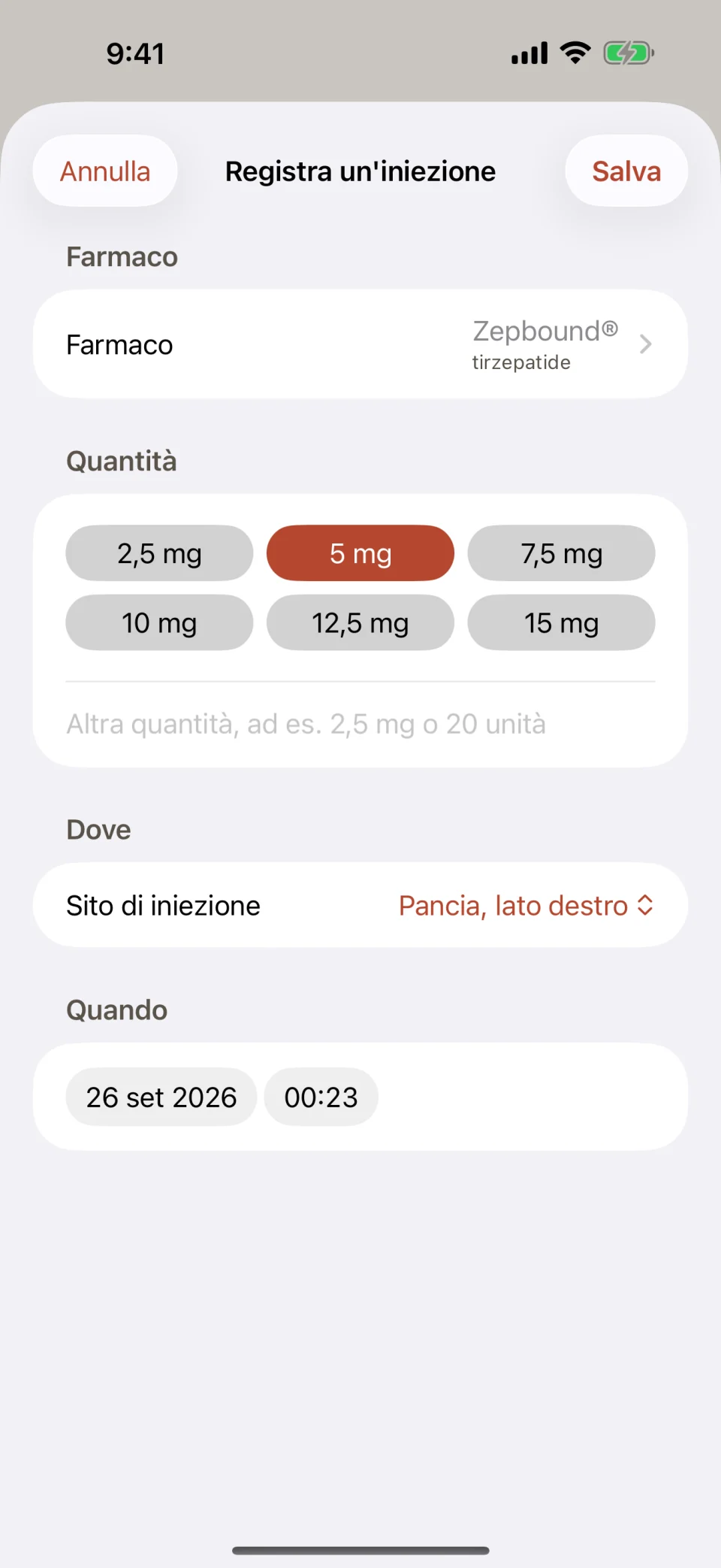 La schermata «Registra un’iniezione» di Glutide: Zepbound (tirzepatide) come farmaco, pulsanti di dose da 2,5 mg a 15 mg con 5 mg selezionato, il sito di iniezione impostato su Pancia, lato destro, e la data e l’ora della dose.